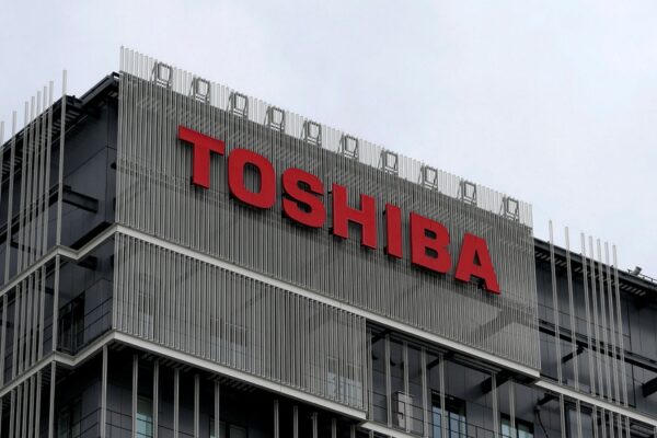 Toshiba shakes up board by agreeing to appoint activist-backed directors